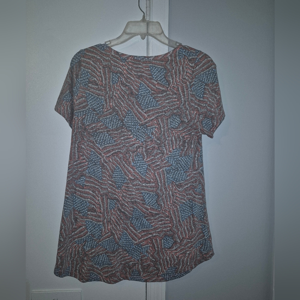 Lularoe Size M Flag Pattern Women's T-shirt - Picture 4 of 5